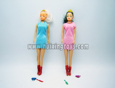 DOLL W/BAG & COMB